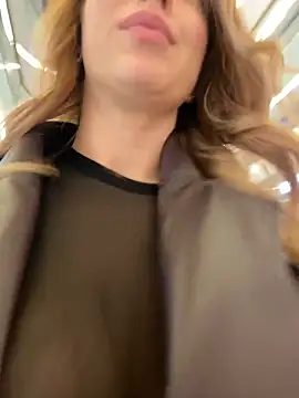 Snapshot of Sweet___Emily chatting on 01/18/25, 02:12 Sweet   Emily online show from 01/18/25, 02:12