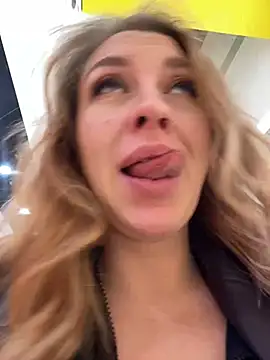 Snapshot of Sweet___Emily chatting on 01/27/25, 02:35 Sweet   Emily online show from 01/27/25, 02:35