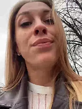 Snapshot of Sweet___Emily chatting on 03/11/25, 01:12 Sweet   Emily online show from 03/11/25, 01:12