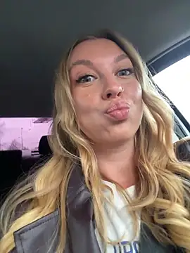 Sweet   Emily online show from 11/03/25, 12:39