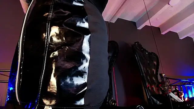 MorganaCrowley online show from 04/24/26, 12:07