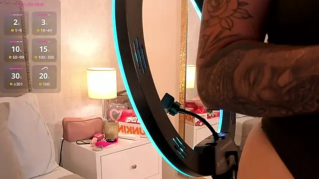 Emily robertss online show from 10/04/25, 03:26