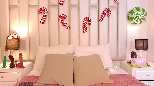 Emily robertss online show from 12/17/25, 03:01