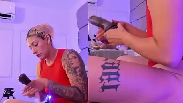 Emily robertss online show from 12/21/25, 03:24