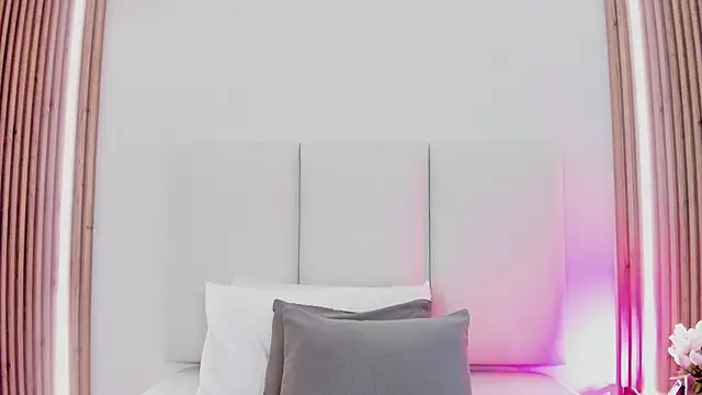 Emily robertss online show from 03/21/26, 07:17