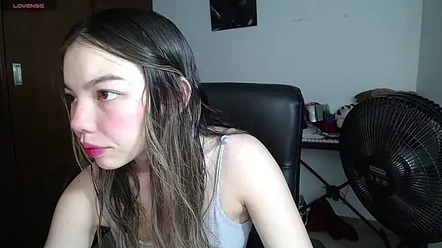 venelope1 online show from 02/11/25, 03:29