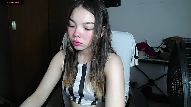 venelope1 online show from 02/22/25, 02:17