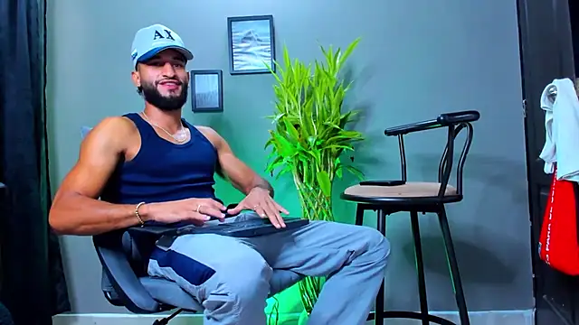 Damian 022 online show from 10/23/25, 01:32