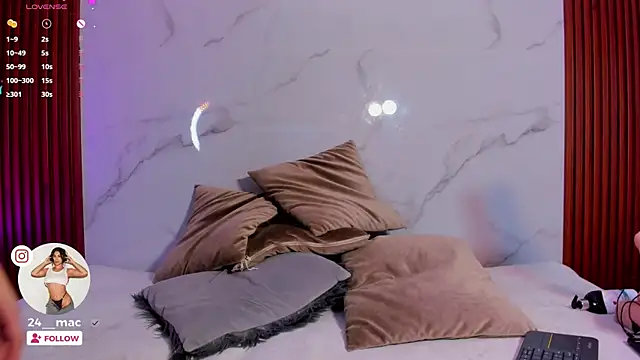 amelie leigh online show from 12/31/24, 04:27