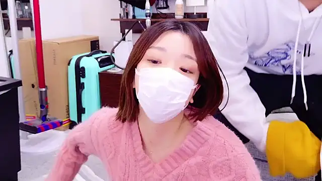 Snapshot of HaruruHappy chatting on 12/28/24, 02:32 HaruruHappy online show from 12/28/24, 02:32