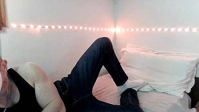 Snapshot of Alexx_Fit023 chatting on 02/02/25, 12:46 Alexx Fit023 online show from 02/02/25, 12:46