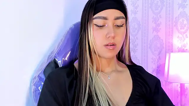 liaa 18 online show from 02/28/26, 04:35