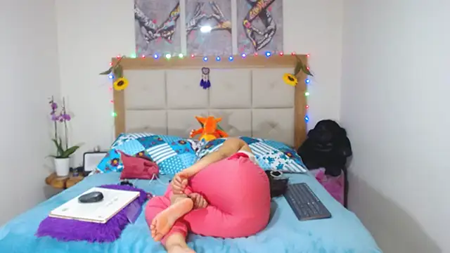 valentina hearts online show from 03/11/25, 04:54