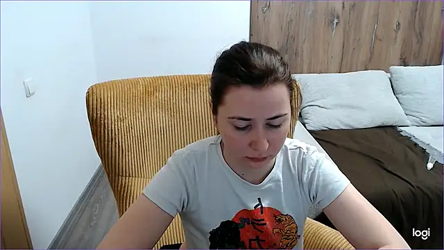 VioletaFlower7 online show from 04/30/26, 08:42