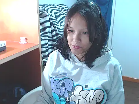 Snapshot of home_vlak chatting on 04/19/26, 08:00 home vlak online show from 04/19/26, 08:00