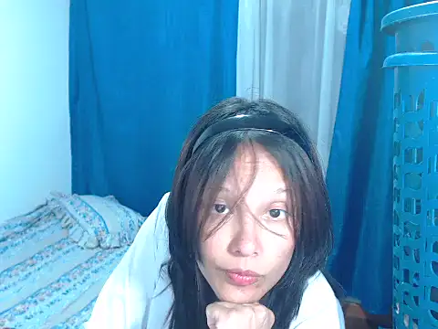 Snapshot of home_vlak chatting on 05/14/26, 11:11 home vlak online show from 05/14/26, 11:11