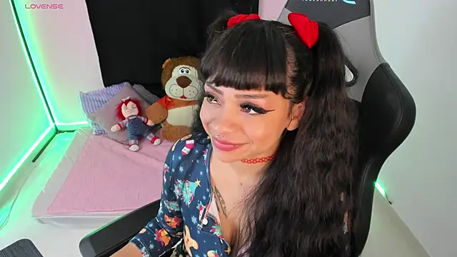 zoesullivan online show from 12/25/24, 10:28