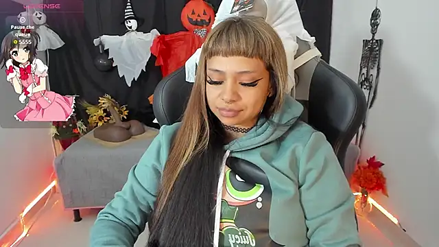 zoesullivan online show from 10/14/25, 10:21