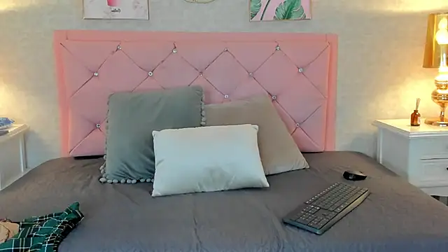 Snapshot of Ginger_Violetta_ chatting on 02/01/25, 07:55 Ginger Violetta online show from 02/01/25, 07:55