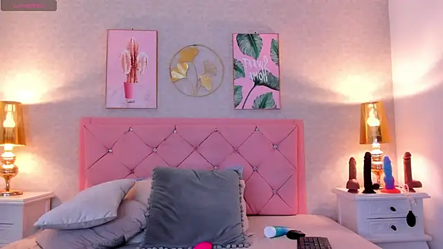 Snapshot of Ginger_Violetta_ chatting on 02/06/25, 07:40 Ginger Violetta online show from 02/06/25, 07:40