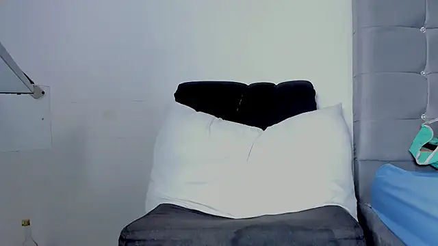 Snapshot of Ladysexy_hot19 chatting on 12/31/24, 12:43 Ladysexy hot19 online show from 12/31/24, 12:43