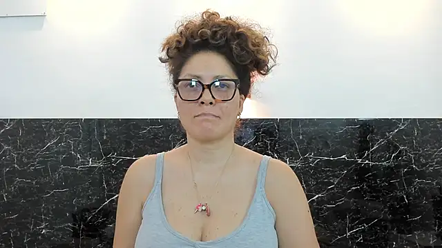 Juliabadlee online show from 02/23/25, 12:19