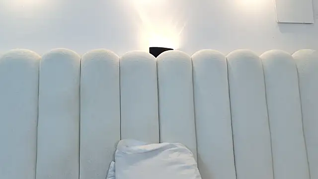 Juliabadlee online show from 02/15/26, 11:34