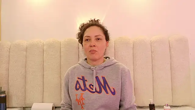 Juliabadlee online show from 03/24/26, 11:32