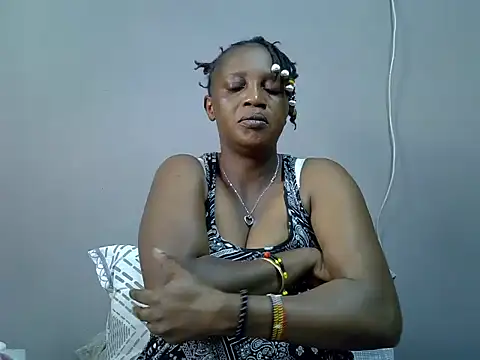 Snapshot of Hot_Caro chatting on 12/07/24, 04:20 Hot Caro online show from 12/07/24, 04:20