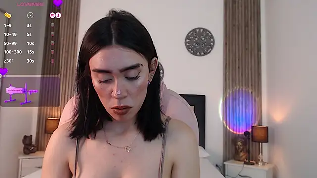 Julieta De Los Angeles online show from 12/27/24, 11:53