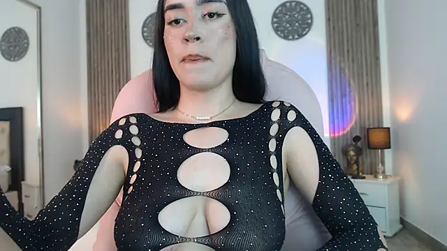 Julieta De Los Angeles online show from 12/31/24, 08:45