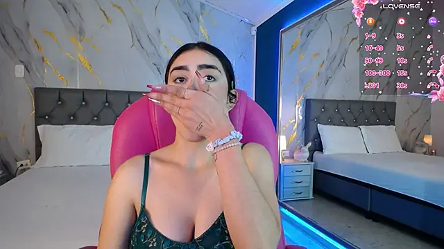 Julieta De Los Angeles online show from 02/11/25, 03:40