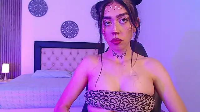 Julieta De Los Angeles online show from 12/19/25, 02:40