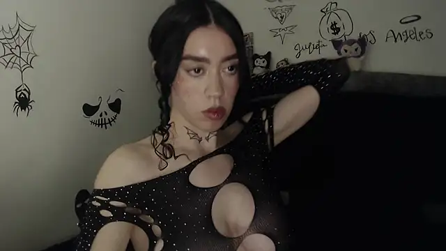 Julieta De Los Angeles online show from 01/06/26, 08:45