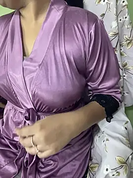 Snapshot of Hottest_Tamil chatting on 02/20/26, 03:12 Hottest Tamil online show from 02/20/26, 03:12