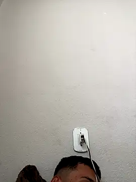 Snapshot of broklinguga chatting on 09/21/25, 04:41 broklinguga online show from 09/21/25, 04:41