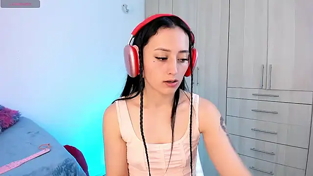 Snapshot of liaqueen610 chatting on 12/13/24, 08:26 liaqueen610 online show from 12/13/24, 08:26