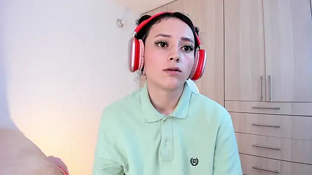 Snapshot of liaqueen610 chatting on 12/21/24, 02:30 liaqueen610 online show from 12/21/24, 02:30