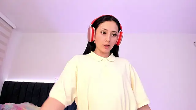 Snapshot of liaqueen610 chatting on 01/07/25, 01:28 liaqueen610 online show from 01/07/25, 01:28