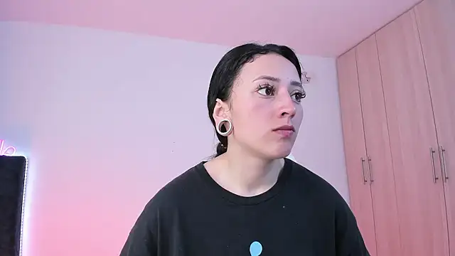 Snapshot of liaqueen610 chatting on 01/13/25, 11:38 liaqueen610 online show from 01/13/25, 11:38