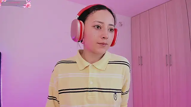 Snapshot of liaqueen610 chatting on 02/08/25, 08:32 liaqueen610 online show from 02/08/25, 08:32