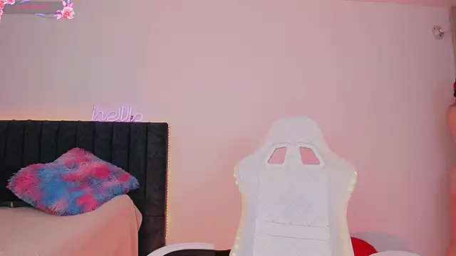 Snapshot of liaqueen610 chatting on 02/08/25, 11:34 liaqueen610 online show from 02/08/25, 11:34