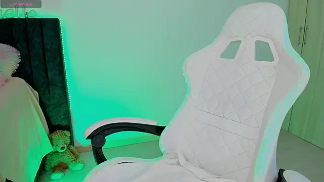 Snapshot of liaqueen610 chatting on 02/09/25, 11:46 liaqueen610 online show from 02/09/25, 11:46