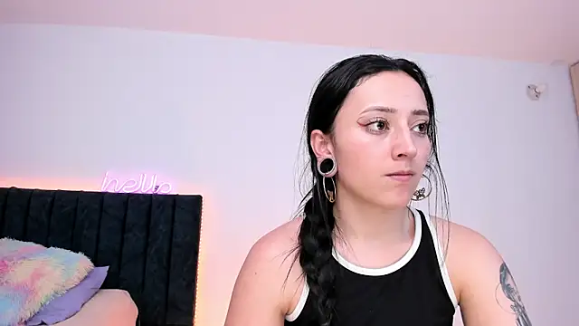 Snapshot of liaqueen610 chatting on 02/22/25, 12:49 liaqueen610 online show from 02/22/25, 12:49