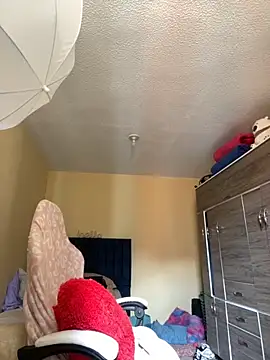 Snapshot of liaqueen610 chatting on 10/26/25, 05:08 liaqueen610 online show from 10/26/25, 05:08