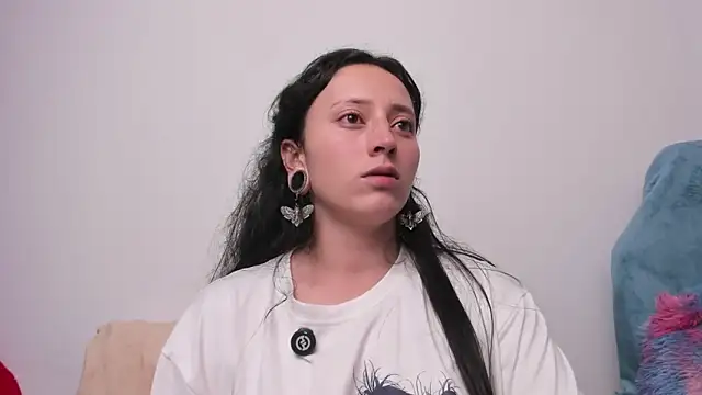 liaqueen610 online show from 06/01/26, 01:18
