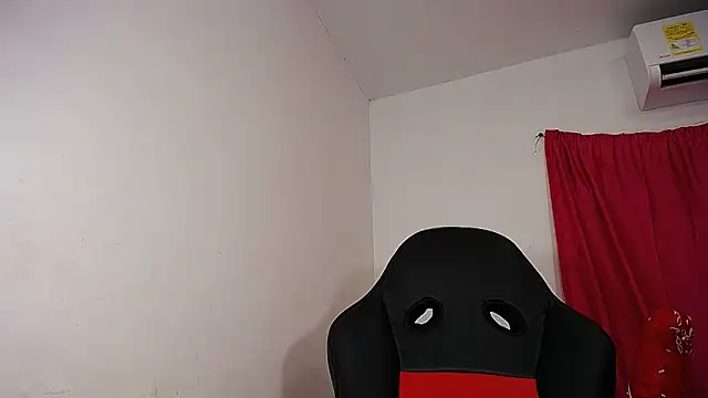 Snapshot of Sashabreck chatting on 03/14/26, 02:28 Sashabreck online show from 03/14/26, 02:28