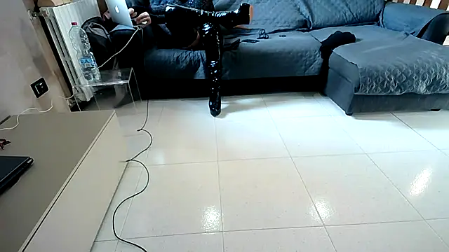 M87HOT online show from 04/09/26, 03:50