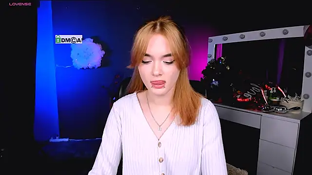 liana kisses online show from 02/17/25, 11:13