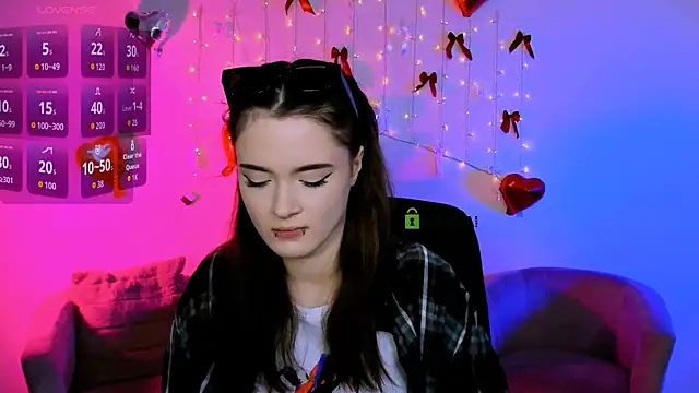 liana kisses online show from 03/24/26, 07:52